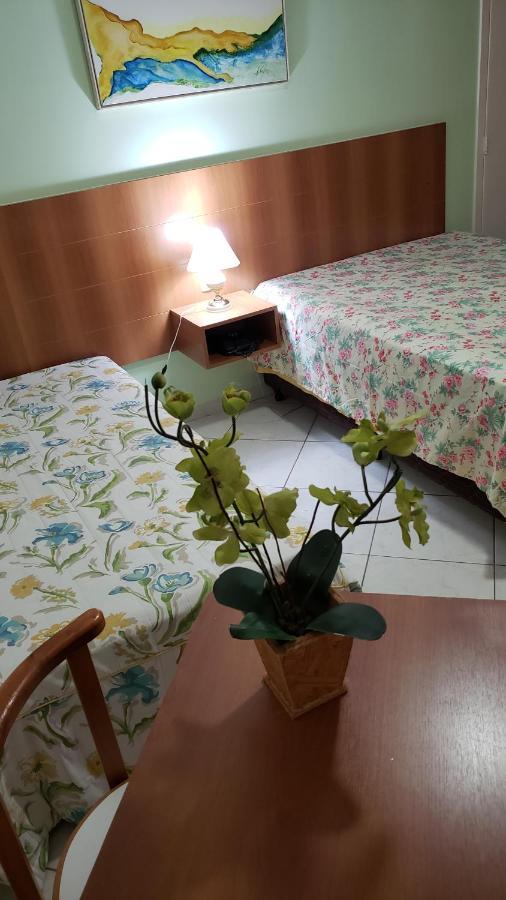 Flat Para Temporada Perto Singapura Shopping Com 7 Piscinas, Bar Molhado, Restaurante - A 3 Min Centro De Caldas Novas! Экстерьер фото