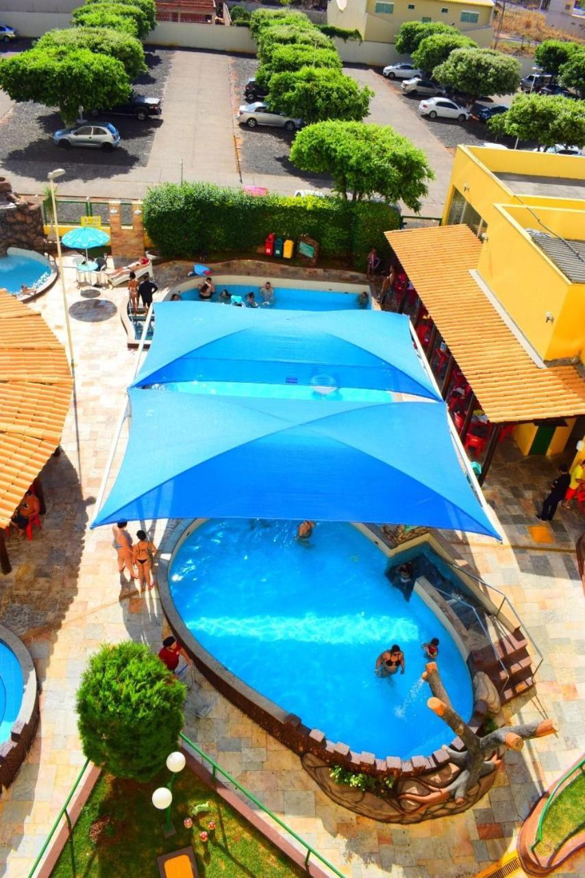 Flat Para Temporada Perto Singapura Shopping Com 7 Piscinas, Bar Molhado, Restaurante - A 3 Min Centro De Caldas Novas! Экстерьер фото