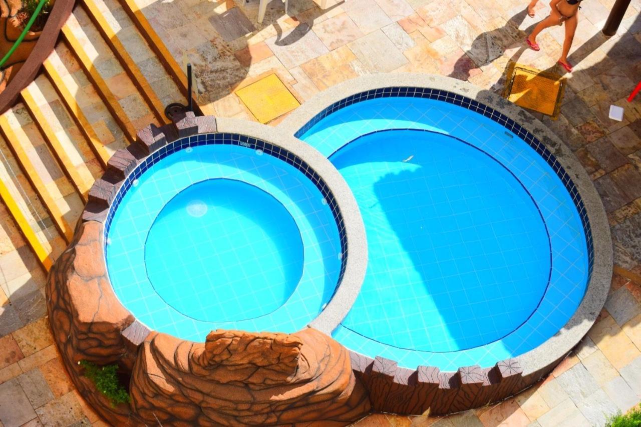 Flat Para Temporada Perto Singapura Shopping Com 7 Piscinas, Bar Molhado, Restaurante - A 3 Min Centro De Caldas Novas! Экстерьер фото
