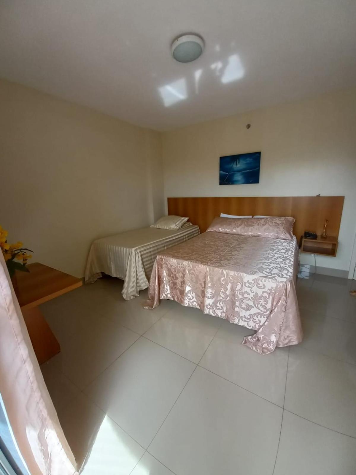 Flat Para Temporada Perto Singapura Shopping Com 7 Piscinas, Bar Molhado, Restaurante - A 3 Min Centro De Caldas Novas! Экстерьер фото